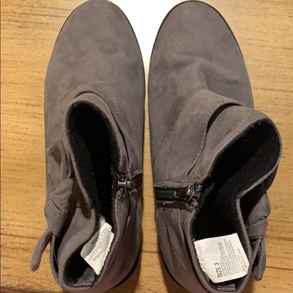 Girls size 3 Gray boots - Picture 6 of 6